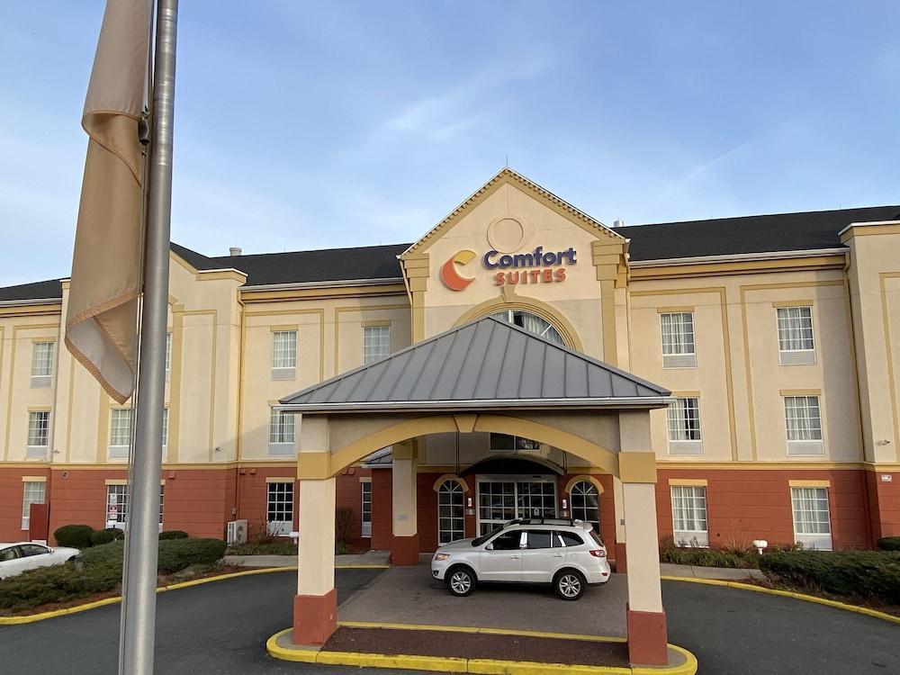 Comfort Suites Newark - Harrison Екстер'єр фото