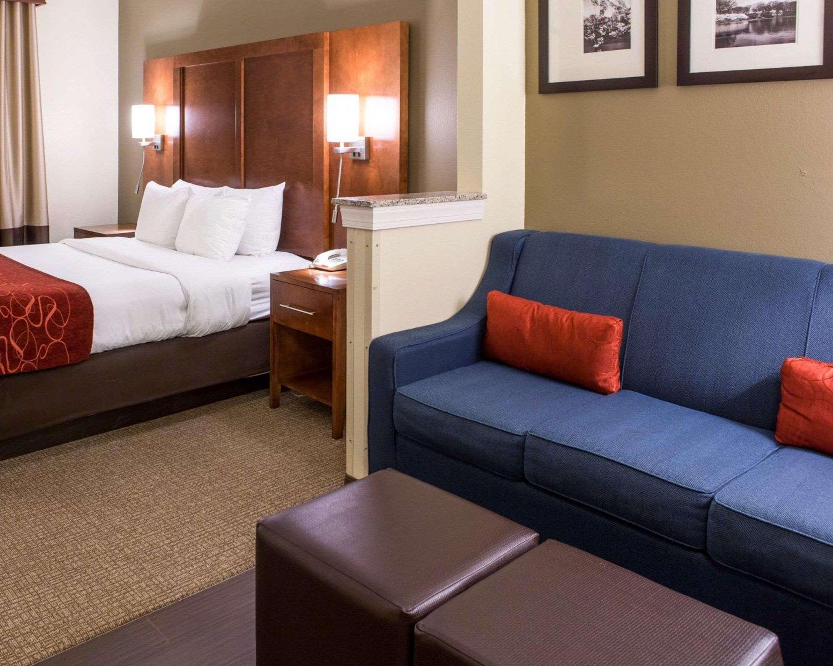 Comfort Suites Newark - Harrison Екстер'єр фото