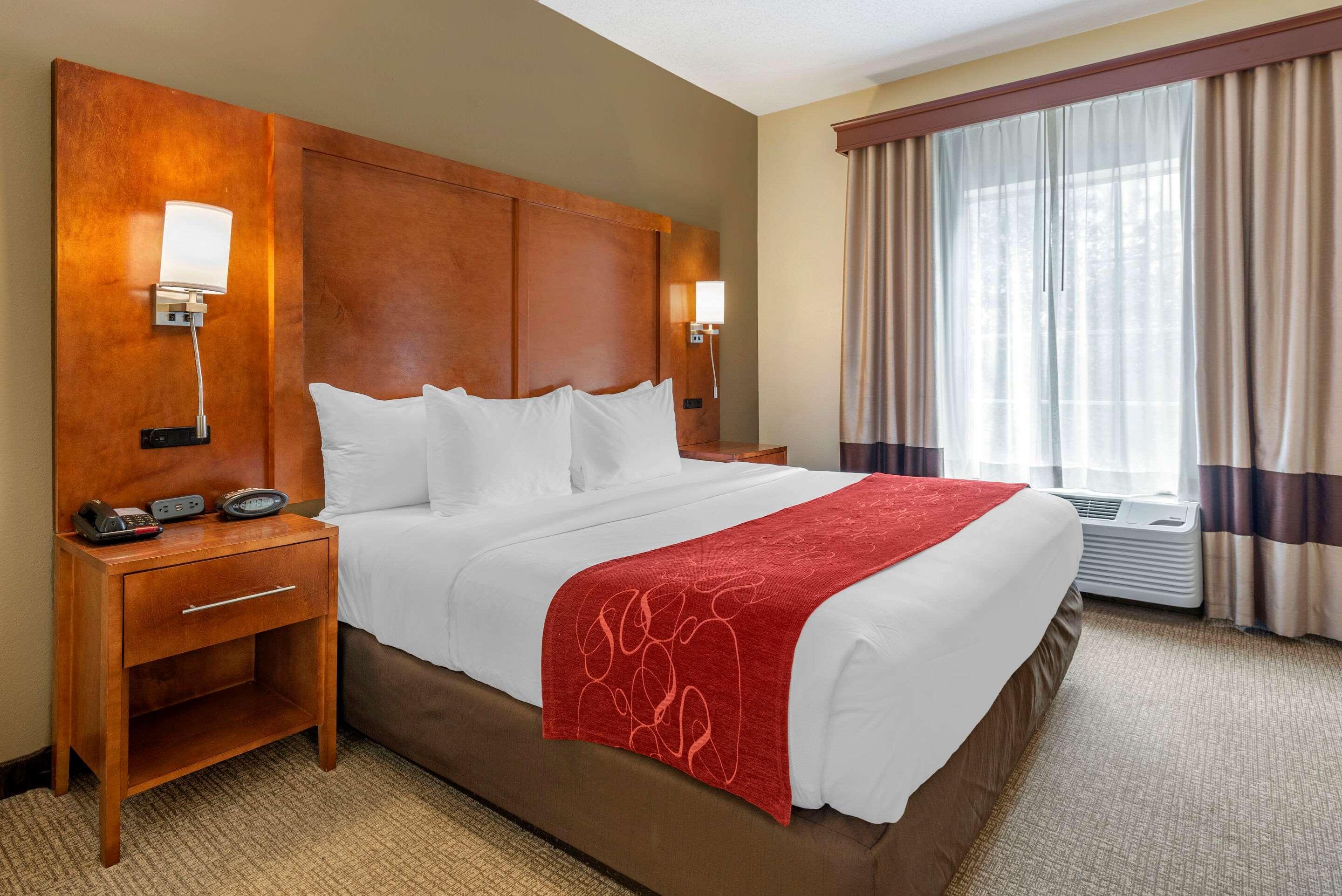 Comfort Suites Newark - Harrison Екстер'єр фото