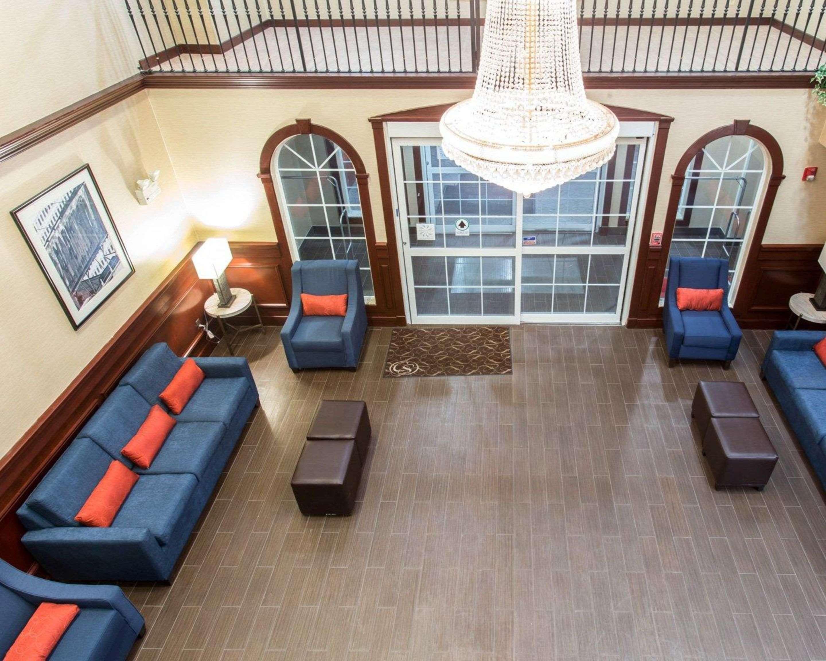 Comfort Suites Newark - Harrison Екстер'єр фото