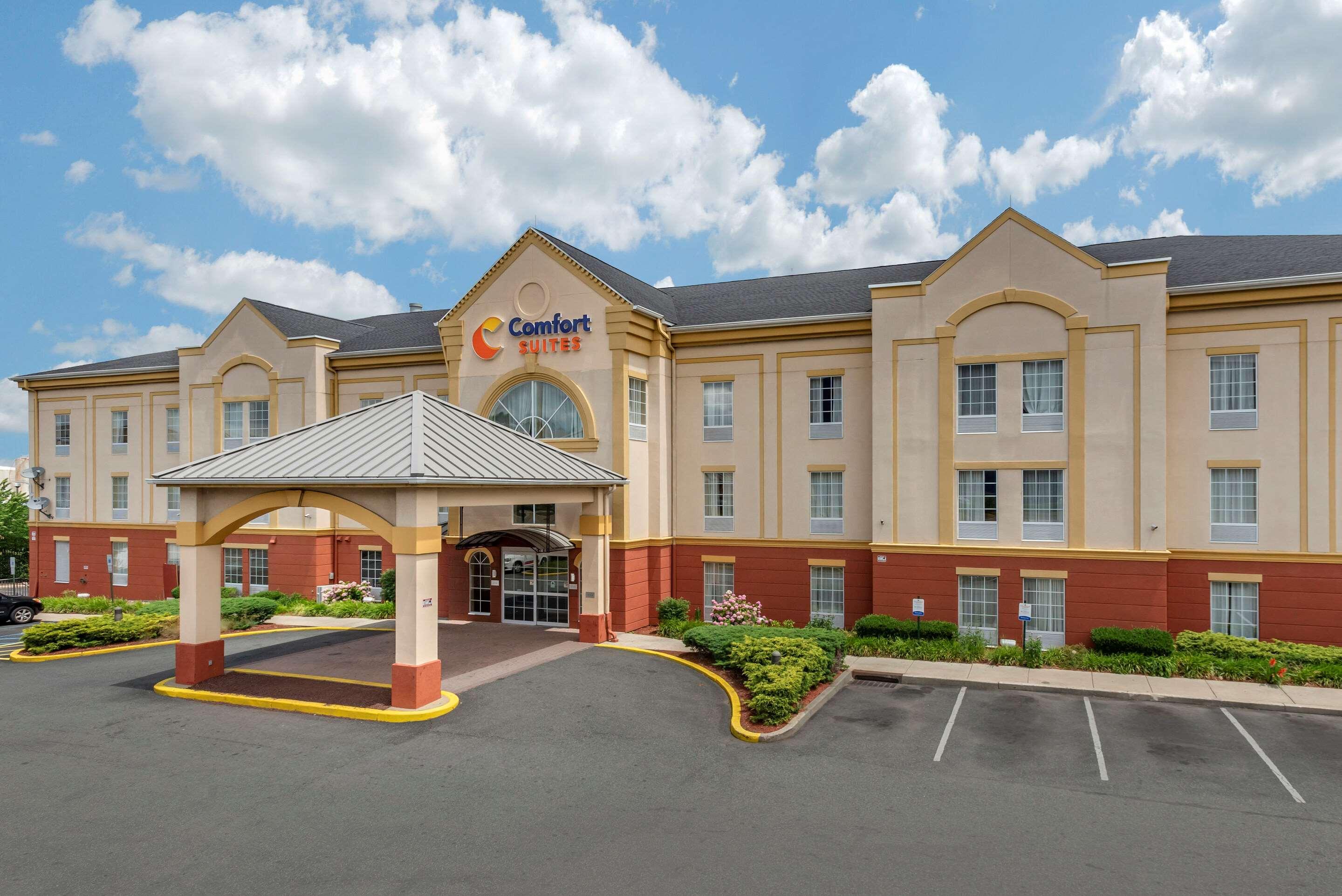 Comfort Suites Newark - Harrison Екстер'єр фото