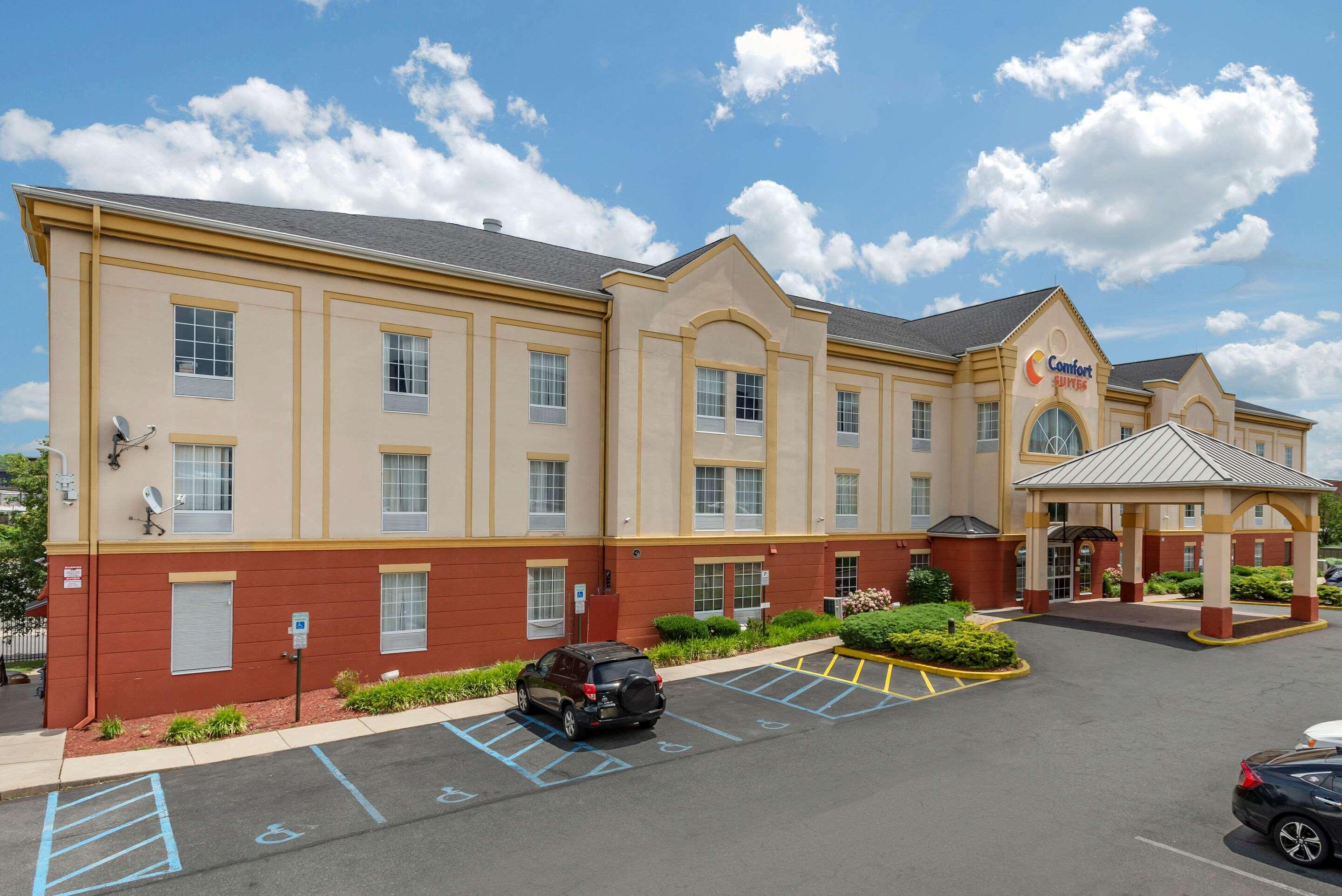 Comfort Suites Newark - Harrison Екстер'єр фото