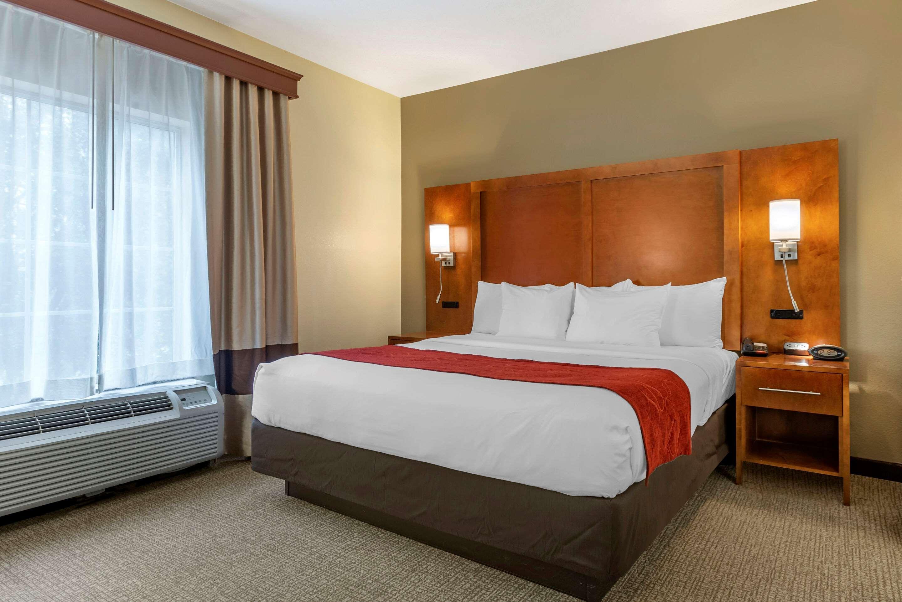 Comfort Suites Newark - Harrison Екстер'єр фото