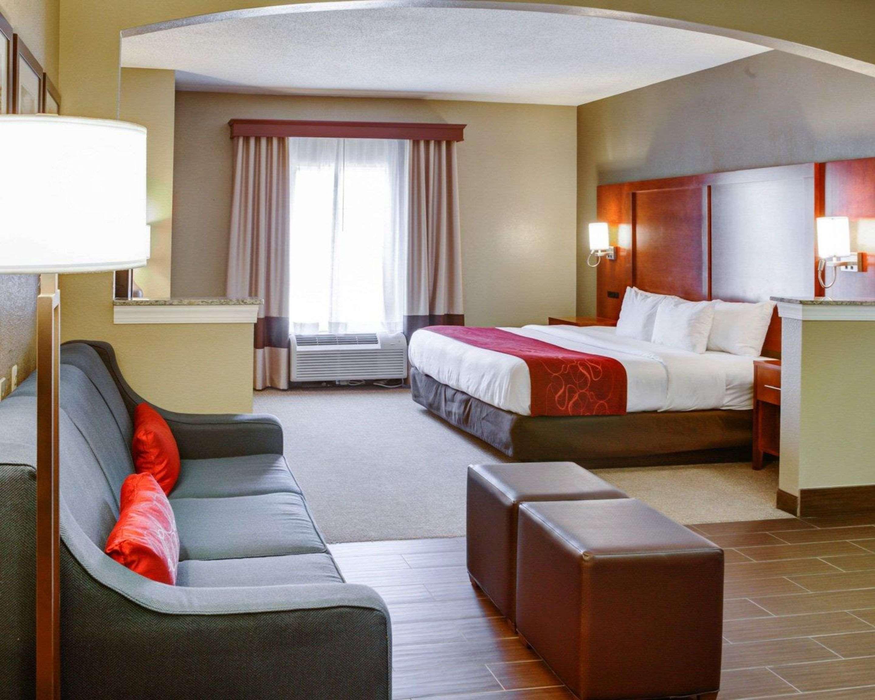 Comfort Suites Newark - Harrison Екстер'єр фото