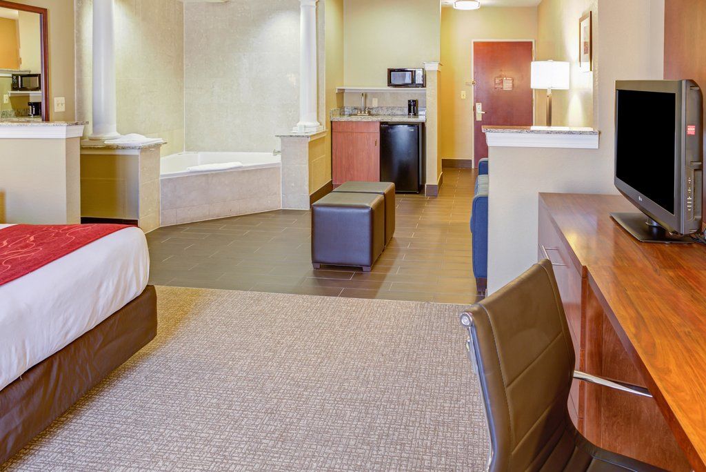 Comfort Suites Newark - Harrison Екстер'єр фото