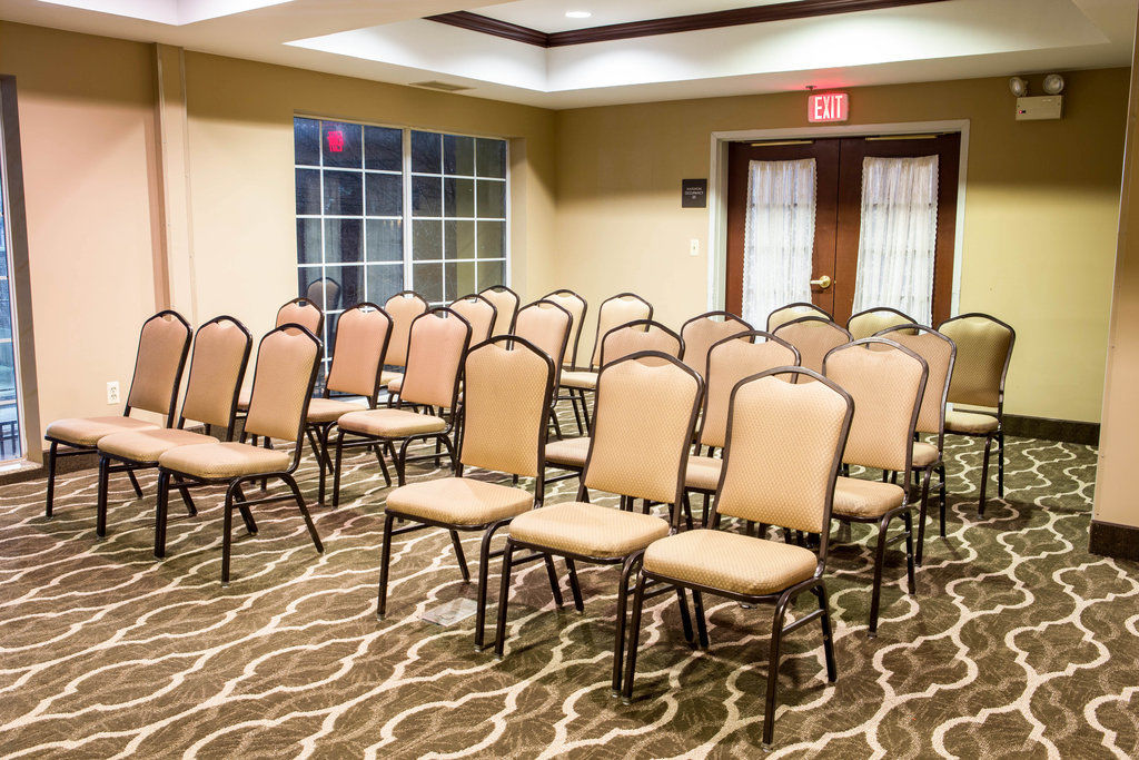 Comfort Suites Newark - Harrison Екстер'єр фото